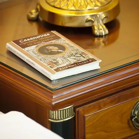 招待所 施洛斯酒店 2*