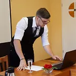 رزيدنز أم شلوس