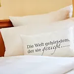 رزيدنز أم شلوس
