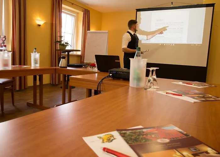 رزيدنز أم شلوس 2*